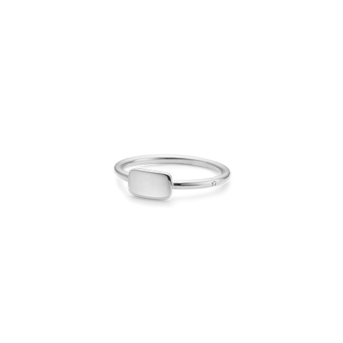 18 karat hvidguld plade ring med signatur diamant fra Ro Copenhagen