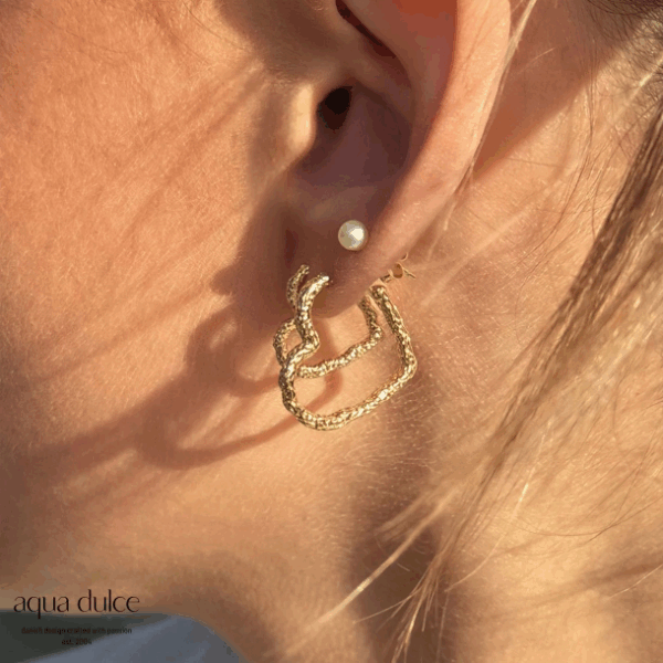 Forgyldte Love Me Big Hoops fra Aqua Dulce - Image 2